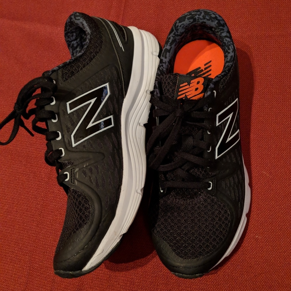 Nee Balance shoes